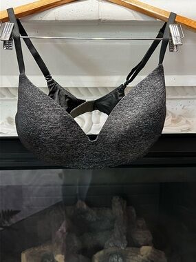 Victoria's Secret No-Wire Heathered Charcoal Black T-Shirt Bra